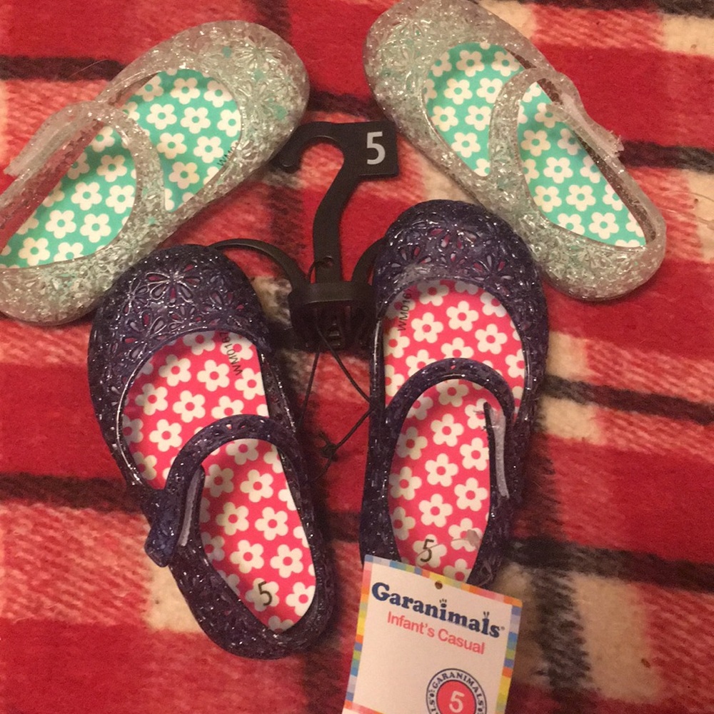 Garanimals 2 pr. Size 5 clear and purple.